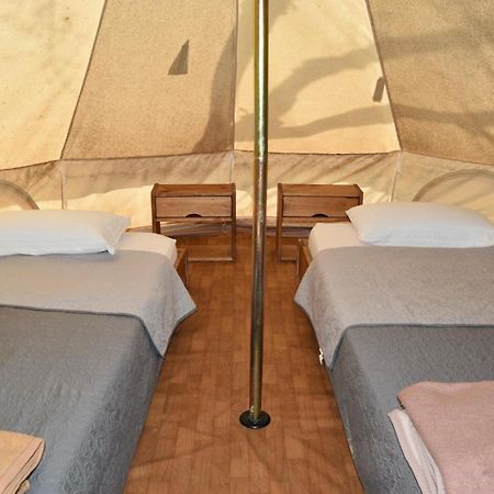 Camping Oliana Exteriör bild