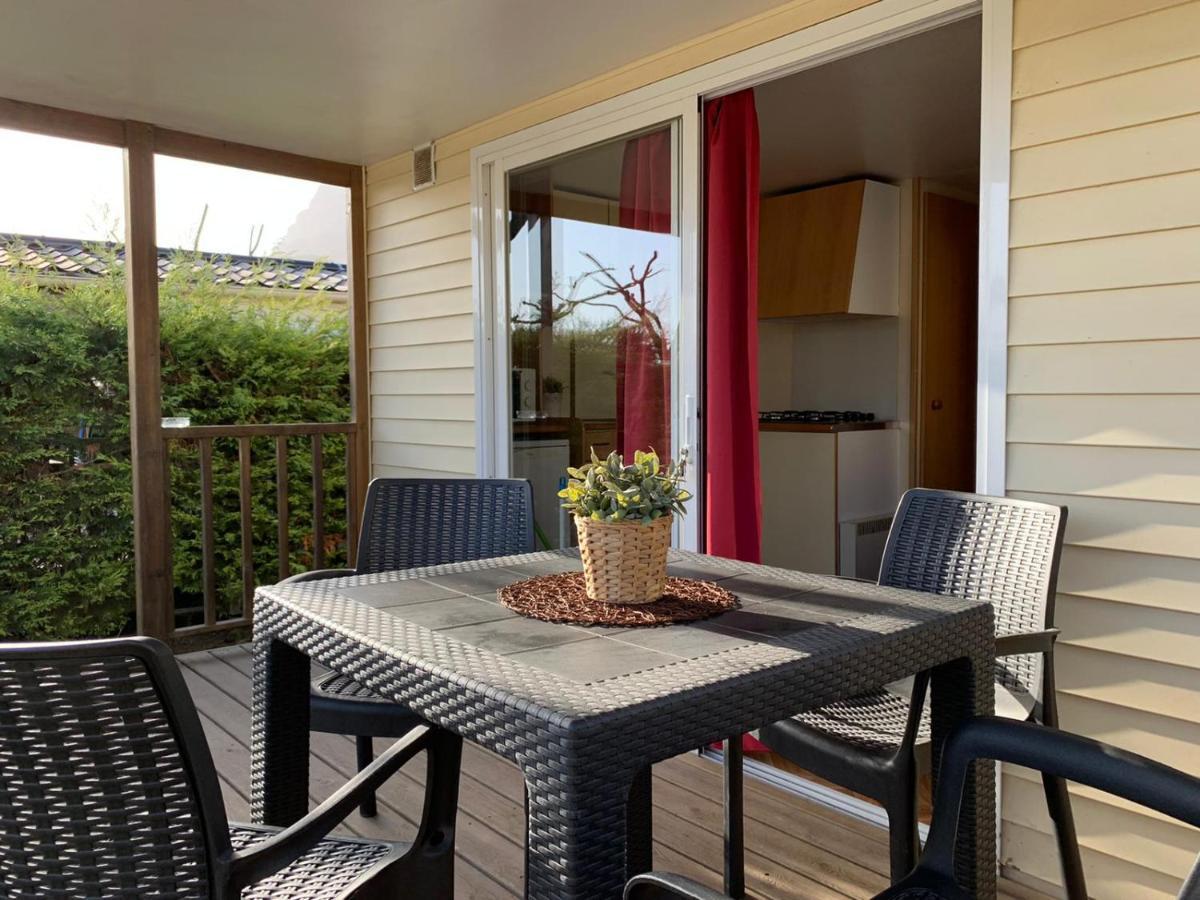 Camping Oliana Exteriör bild