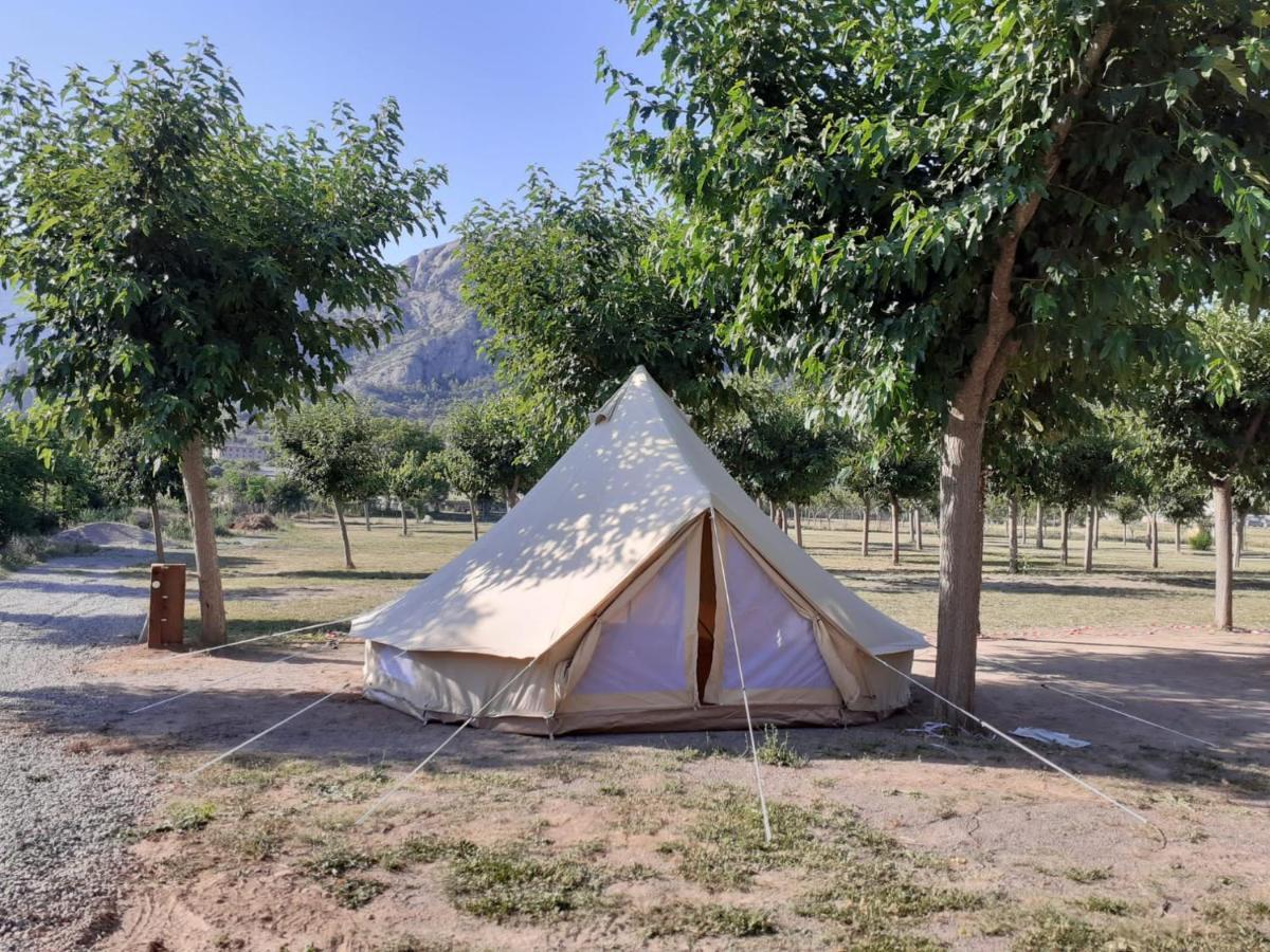 Camping Oliana Exteriör bild