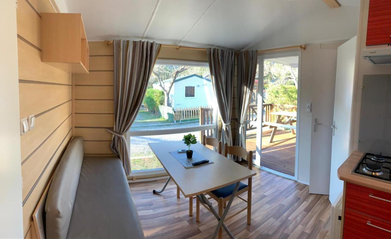 Camping Oliana Exteriör bild