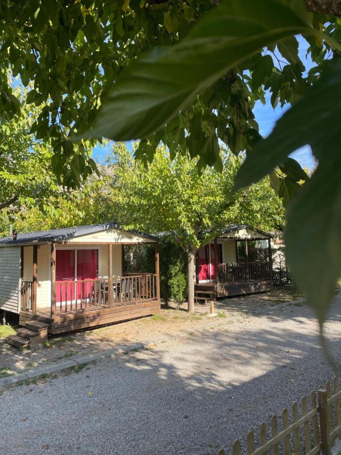 Camping Oliana Exteriör bild