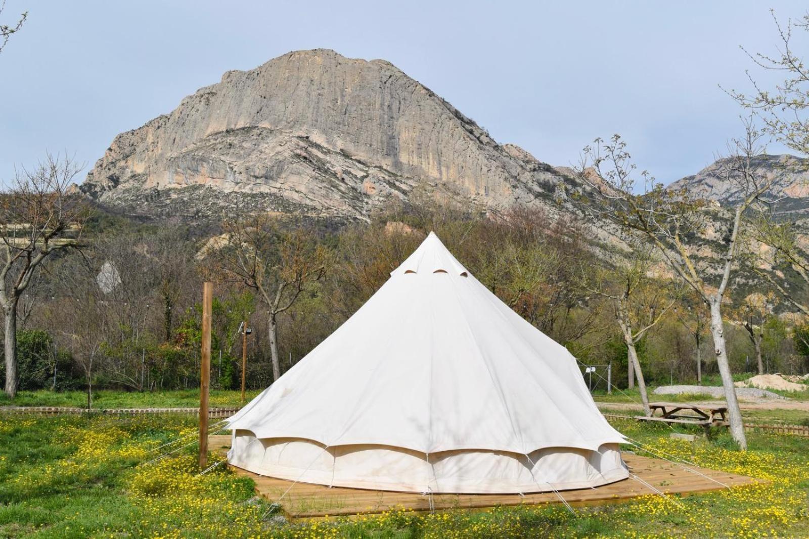 Camping Oliana Exteriör bild