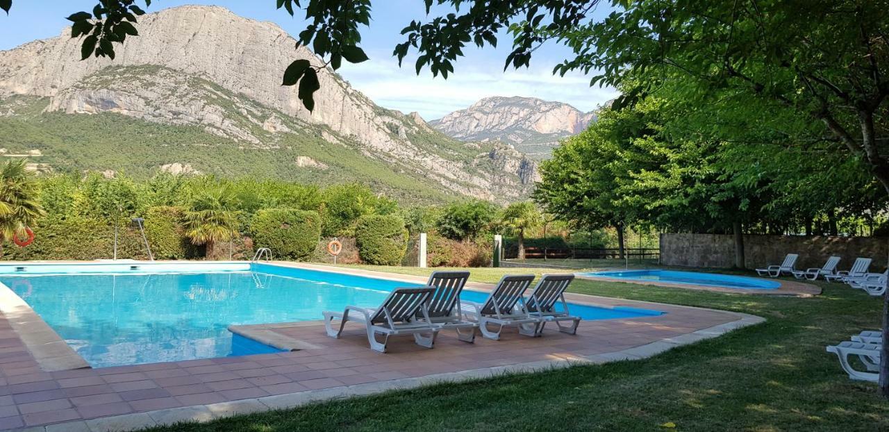 Camping Oliana Exteriör bild