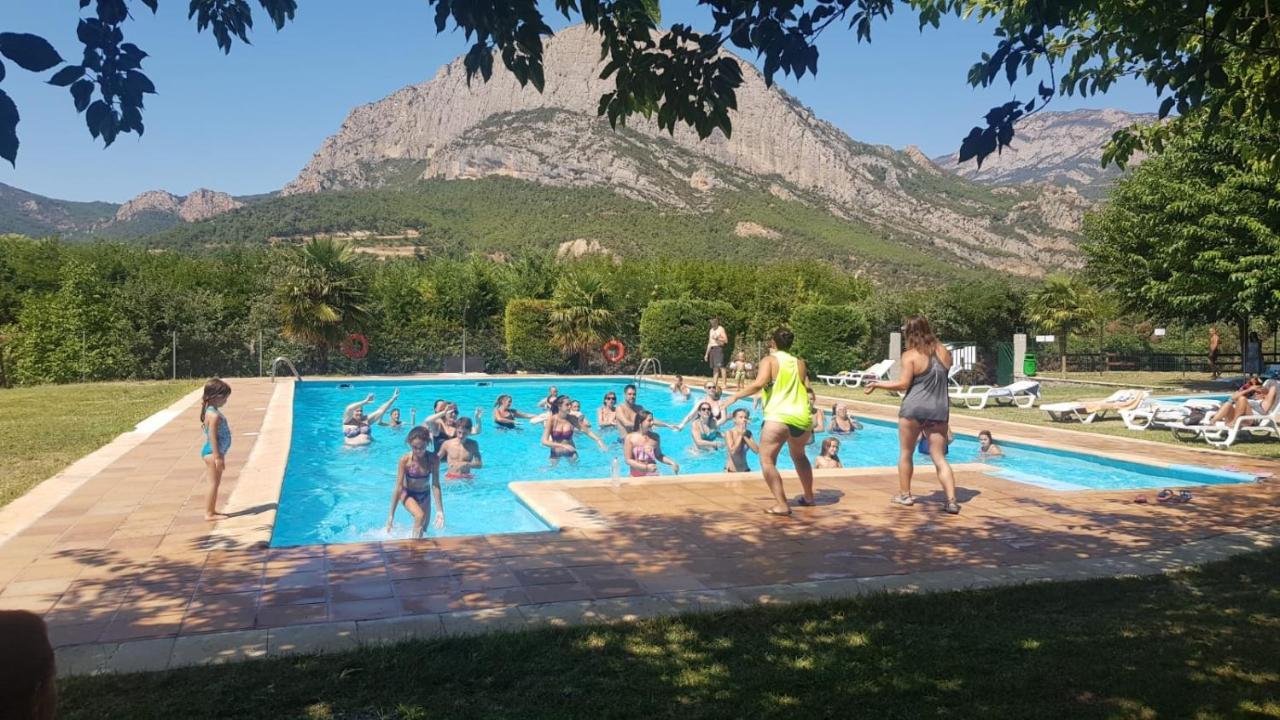Camping Oliana Exteriör bild